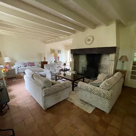 Βίλα La Grange Du Barry, *